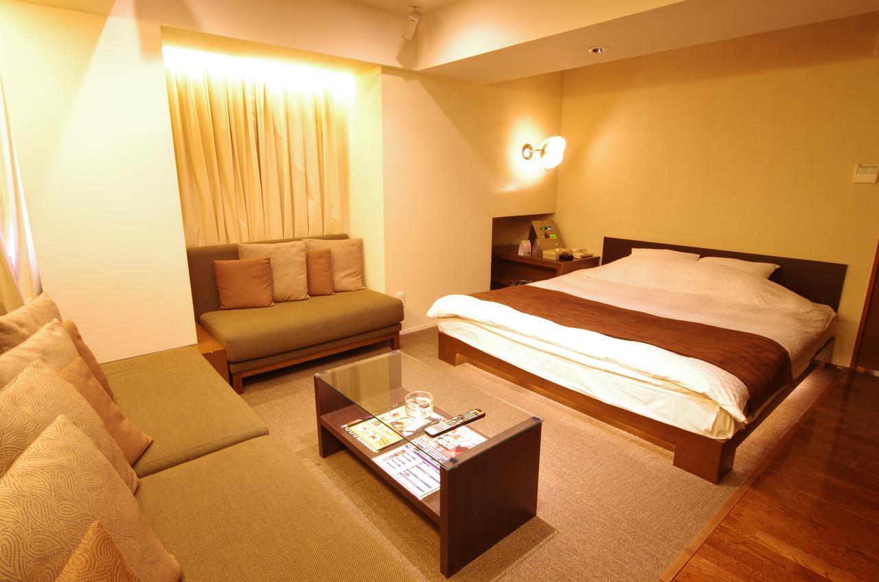 Blue Hotel Octa (Adults Only) Sapporo Buitenkant foto