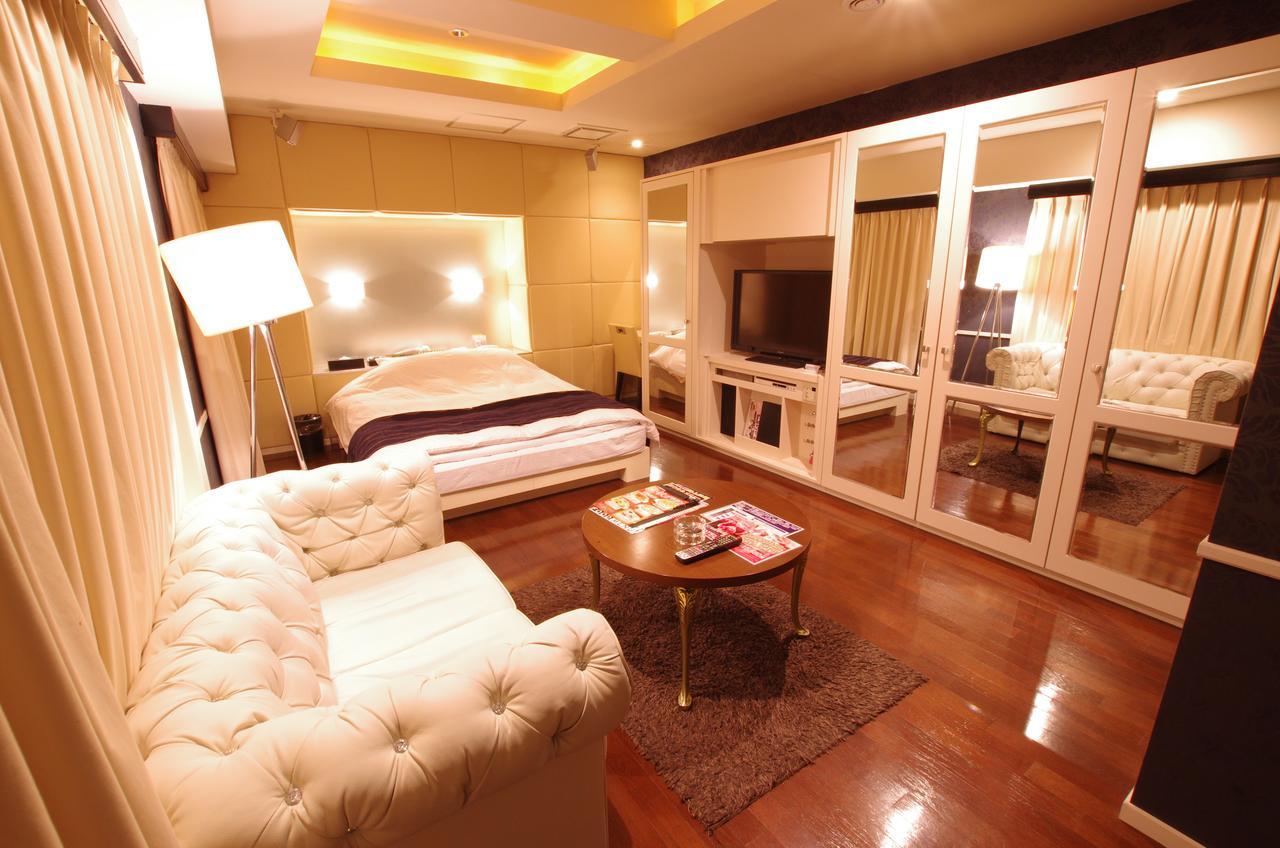Blue Hotel Octa (Adults Only) Sapporo Buitenkant foto