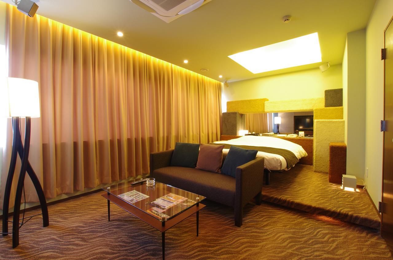 Blue Hotel Octa (Adults Only) Sapporo Buitenkant foto