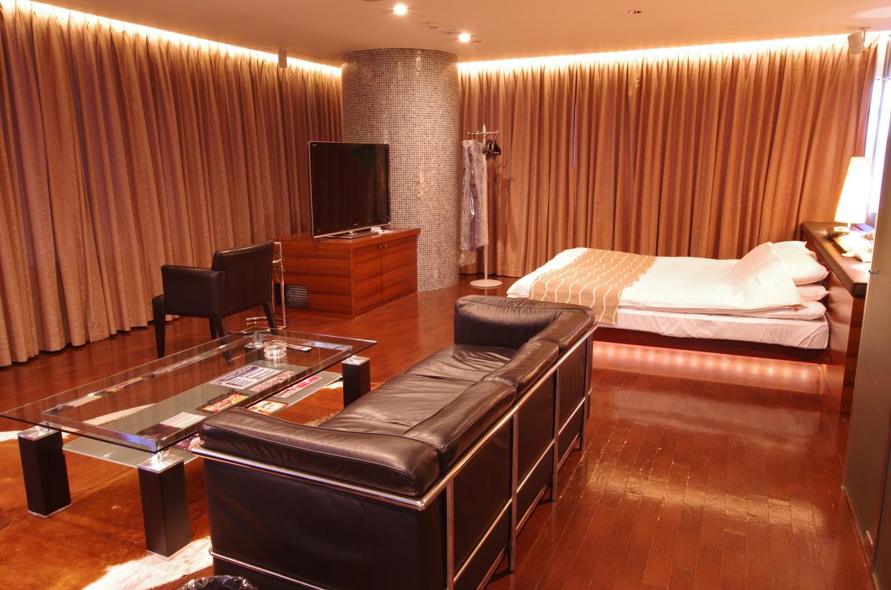 Blue Hotel Octa (Adults Only) Sapporo Buitenkant foto