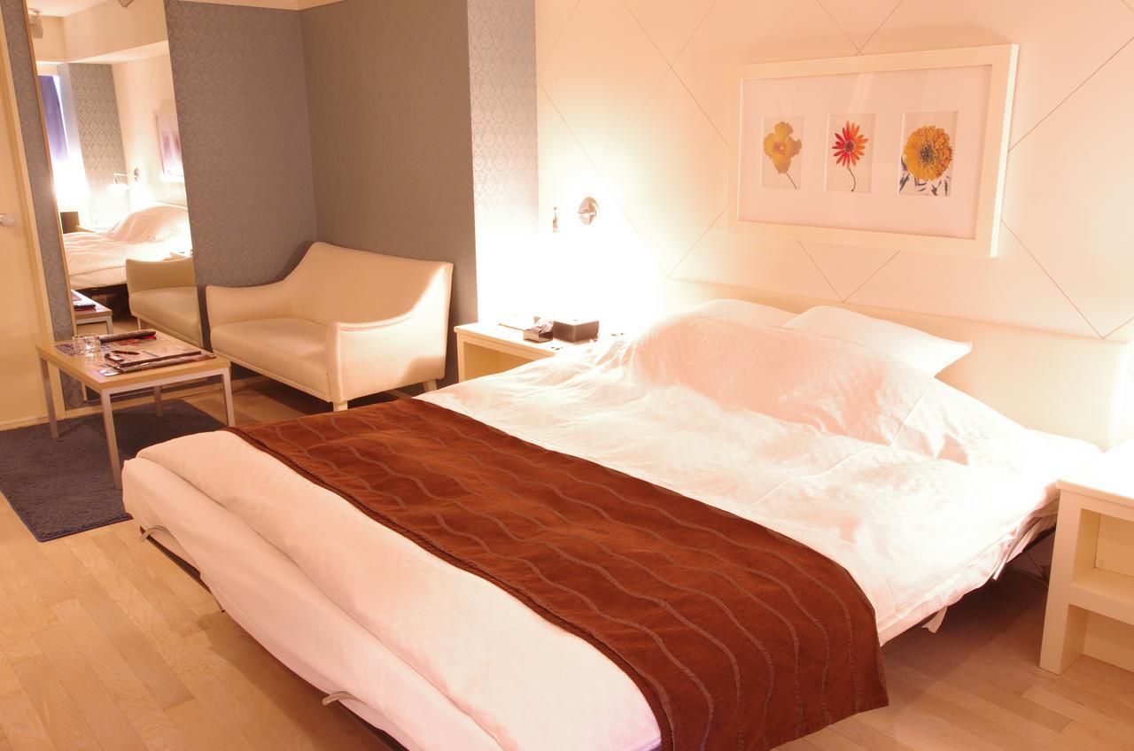 Blue Hotel Octa (Adults Only) Sapporo Buitenkant foto