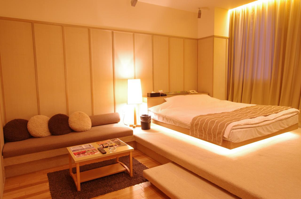 Blue Hotel Octa (Adults Only) Sapporo Buitenkant foto