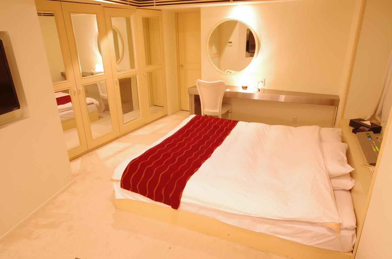 Blue Hotel Octa (Adults Only) Sapporo Buitenkant foto