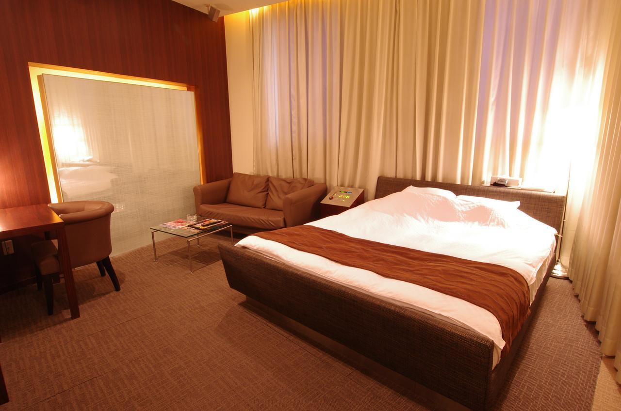 Blue Hotel Octa (Adults Only) Sapporo Buitenkant foto