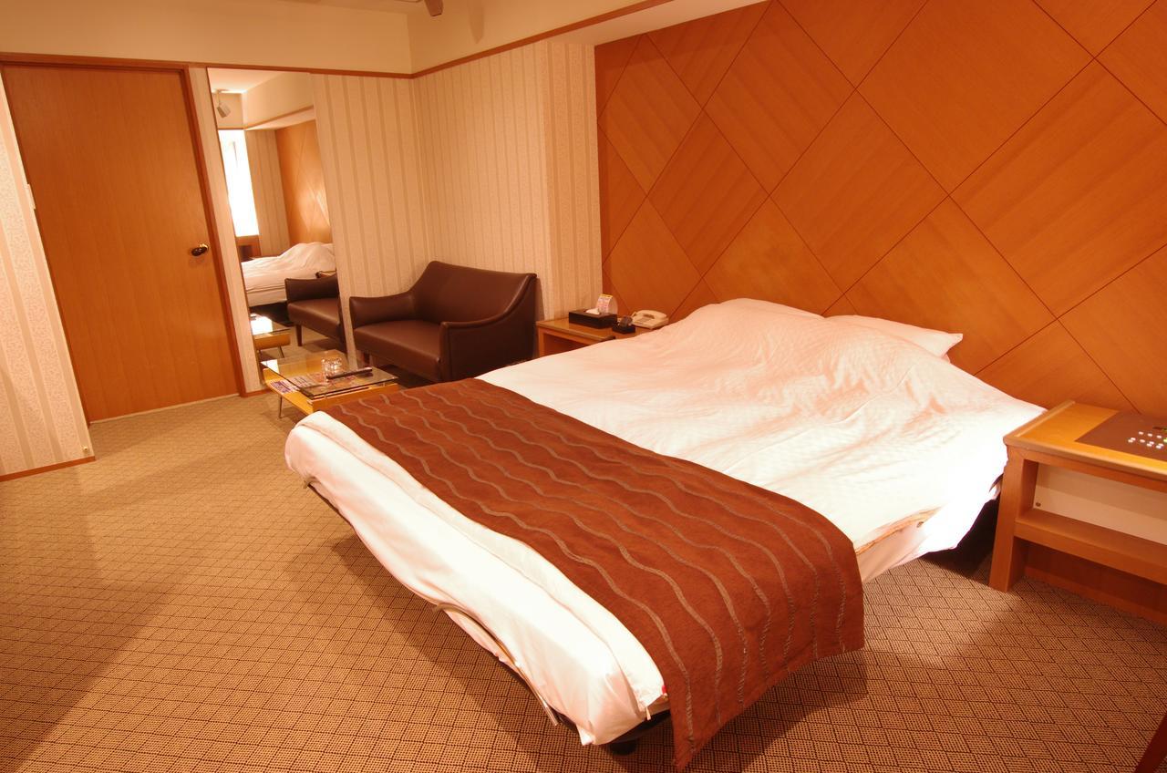 Blue Hotel Octa (Adults Only) Sapporo Buitenkant foto